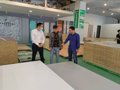 重慶市云陽(yáng)縣市場(chǎng)監(jiān)管局全面啟動(dòng)家具用人造板專項(xiàng)整治工作